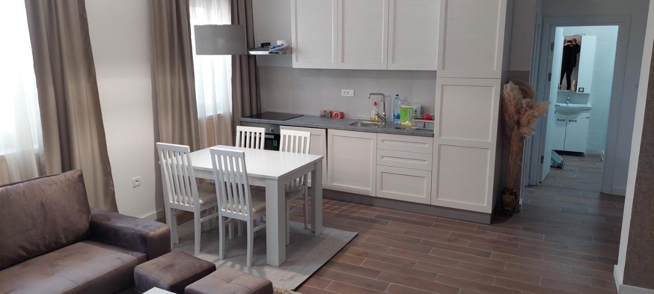 Lux Novi Park 公寓